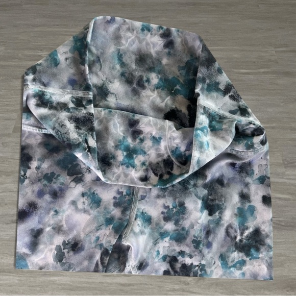 Lululemon Align Super High-Rise Leggings Kaleidofloral Multi Size 6 - Picture 4 of 6